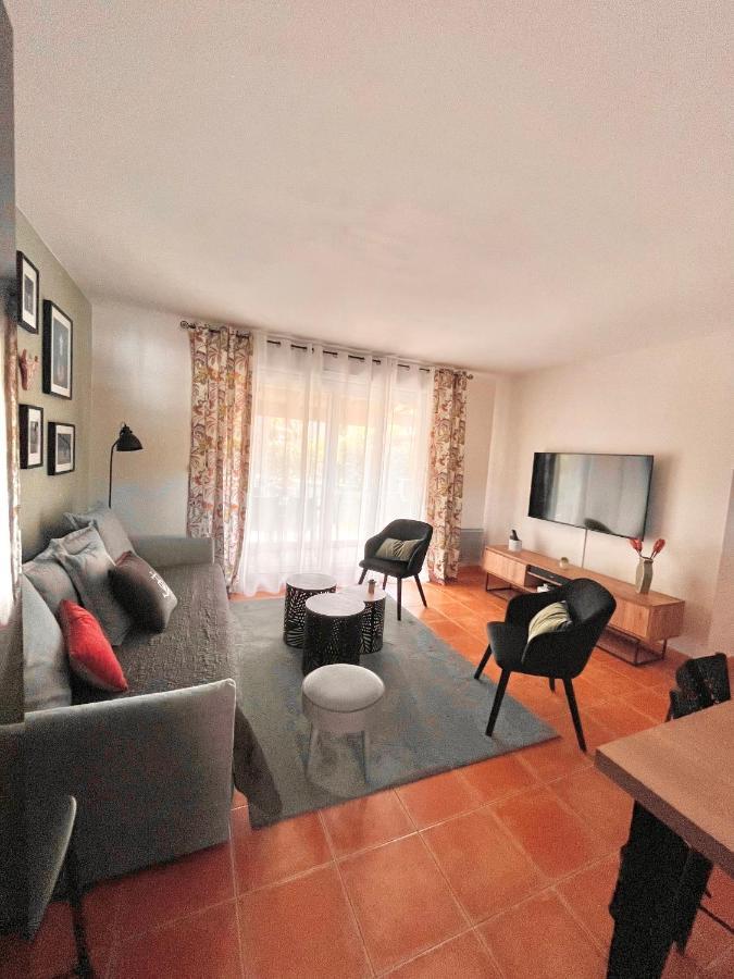Maison De Dans Résidence Avec Piscine Arles